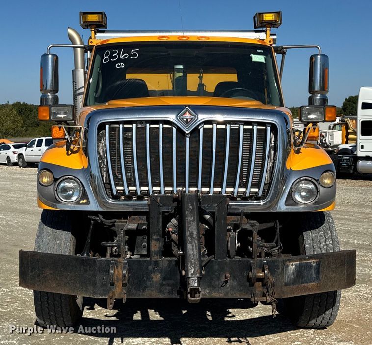 image for item DO2300 2010 International 7400 WorkStar dump truck