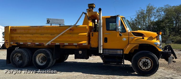 image for item DO2300 2010 International 7400 WorkStar dump truck