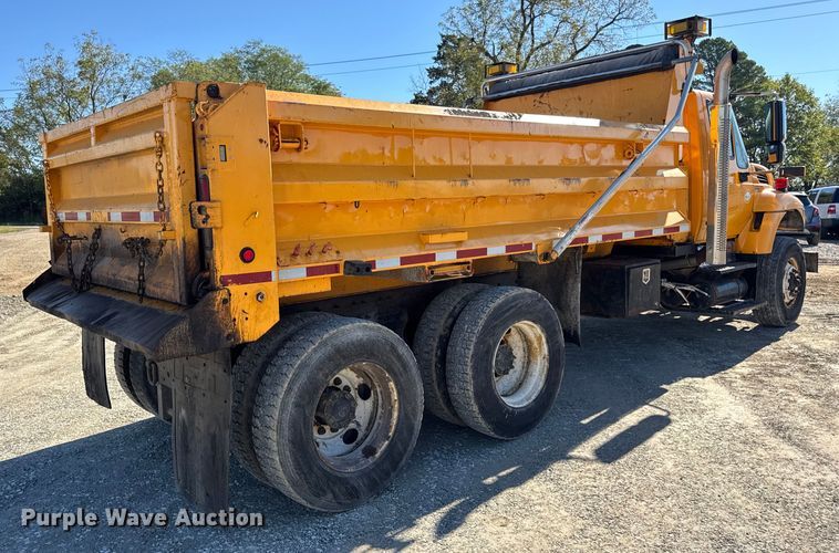 image for item DO2300 2010 International 7400 WorkStar dump truck