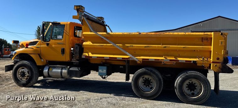 image for item DO2300 2010 International 7400 WorkStar dump truck