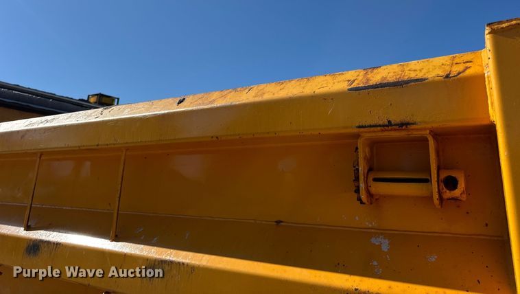 image for item DO2300 2010 International 7400 WorkStar dump truck