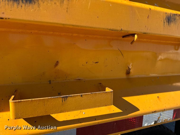 image for item DO2300 2010 International 7400 WorkStar dump truck