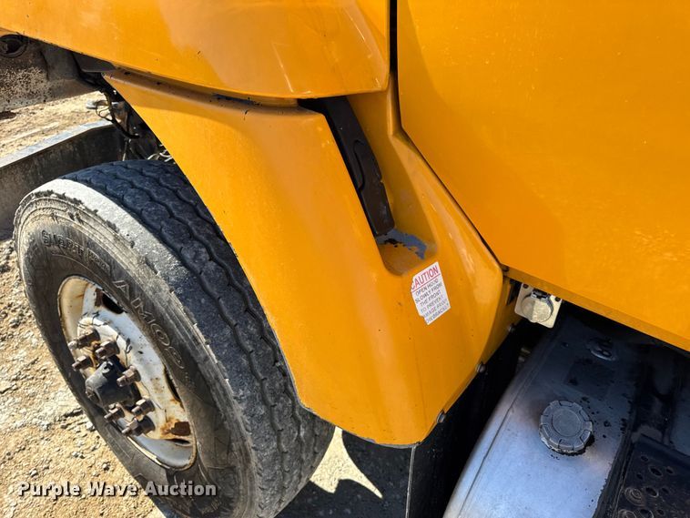 image for item DO2300 2010 International 7400 WorkStar dump truck