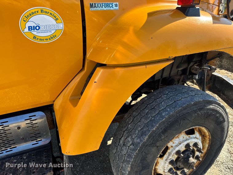 image for item DO2300 2010 International 7400 WorkStar dump truck