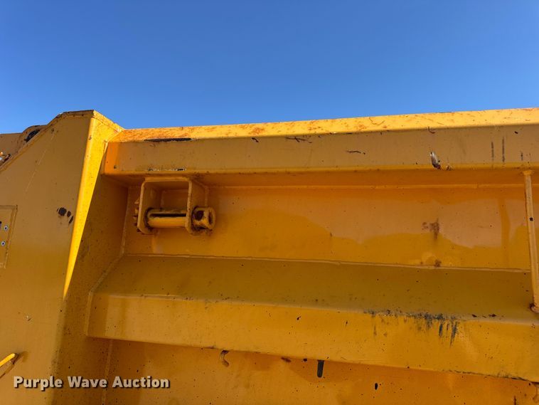 image for item DO2300 2010 International 7400 WorkStar dump truck