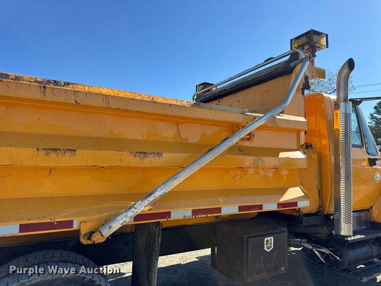 image for item DO2300 2010 International 7400 WorkStar dump truck