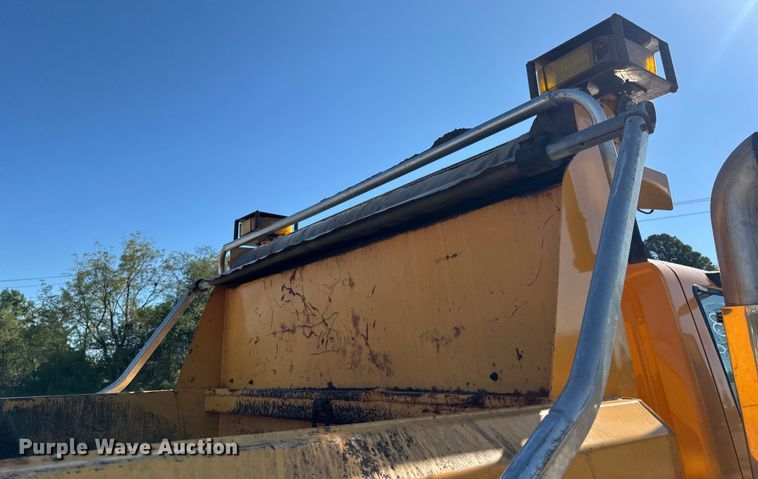 image for item DO2300 2010 International 7400 WorkStar dump truck