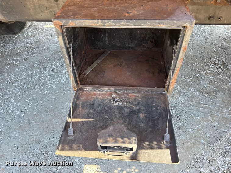 image for item DO2300 2010 International 7400 WorkStar dump truck