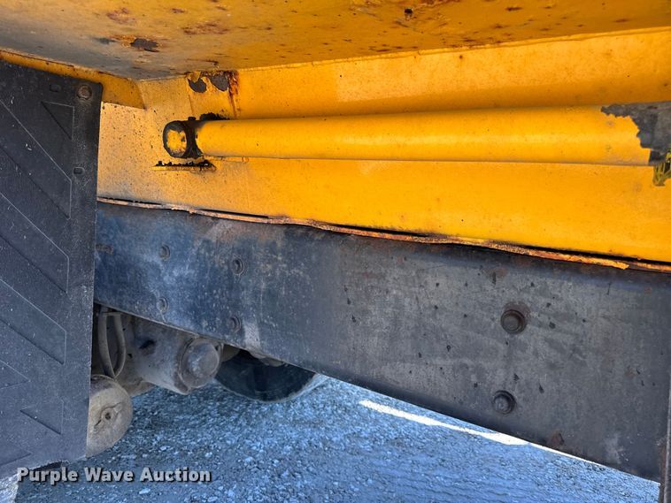 image for item DO2300 2010 International 7400 WorkStar dump truck