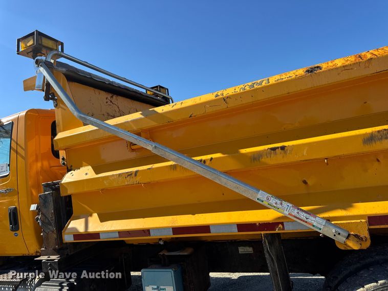 image for item DO2300 2010 International 7400 WorkStar dump truck