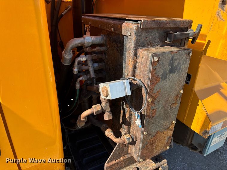 image for item DO2300 2010 International 7400 WorkStar dump truck