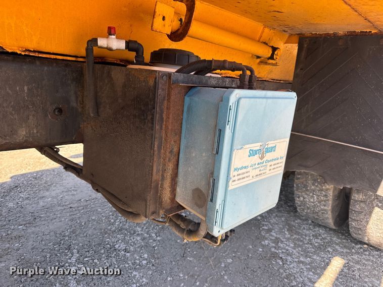 image for item DO2300 2010 International 7400 WorkStar dump truck