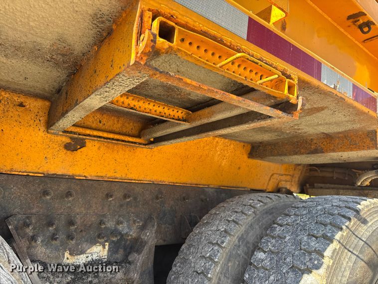 image for item DO2300 2010 International 7400 WorkStar dump truck