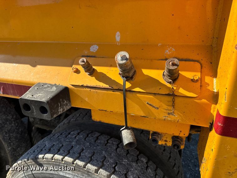 image for item DO2300 2010 International 7400 WorkStar dump truck