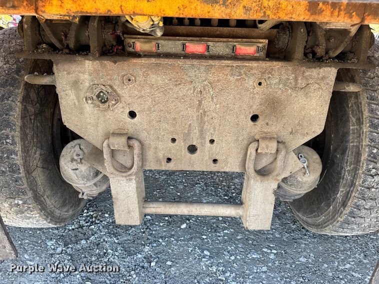 image for item DO2300 2010 International 7400 WorkStar dump truck