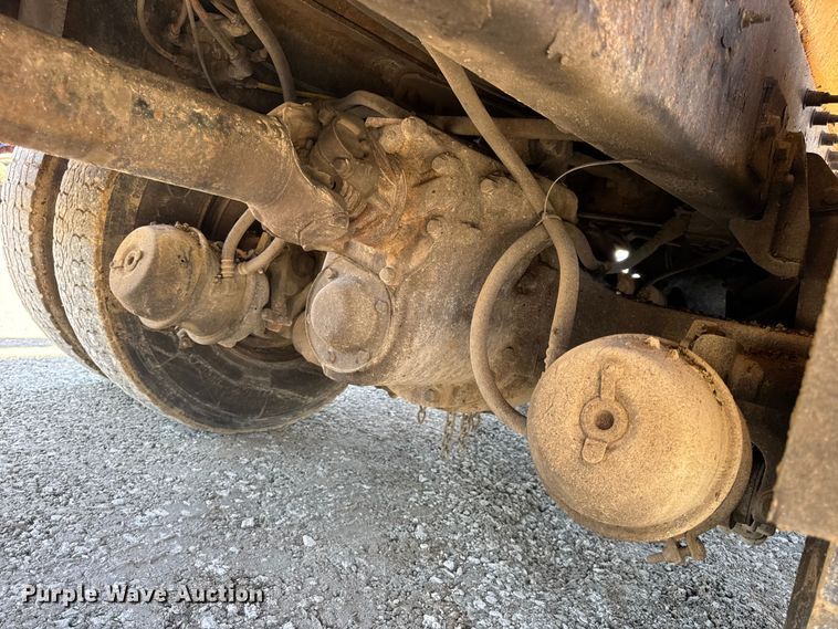 image for item DO2300 2010 International 7400 WorkStar dump truck