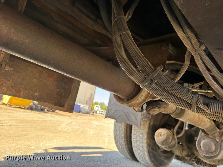 image for item DO2300 2010 International 7400 WorkStar dump truck