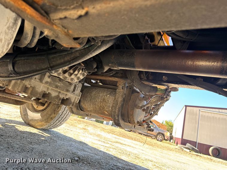 image for item DO2300 2010 International 7400 WorkStar dump truck