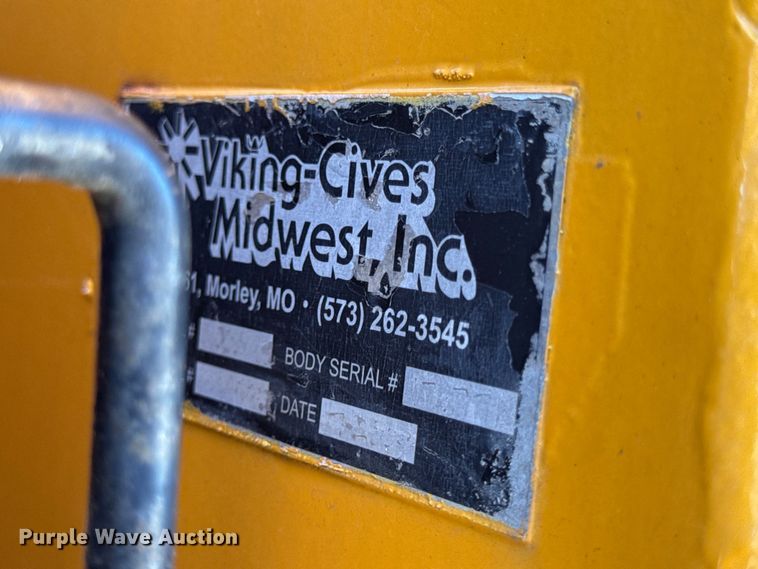 image for item DO2300 2010 International 7400 WorkStar dump truck