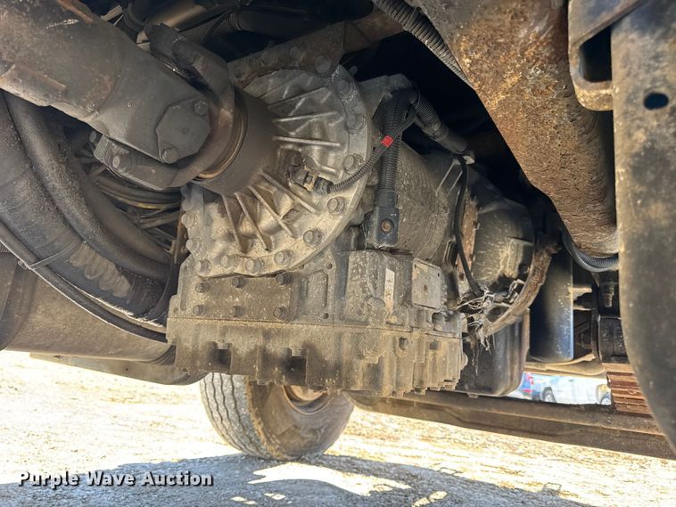 image for item DO2300 2010 International 7400 WorkStar dump truck