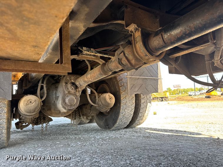 image for item DO2300 2010 International 7400 WorkStar dump truck