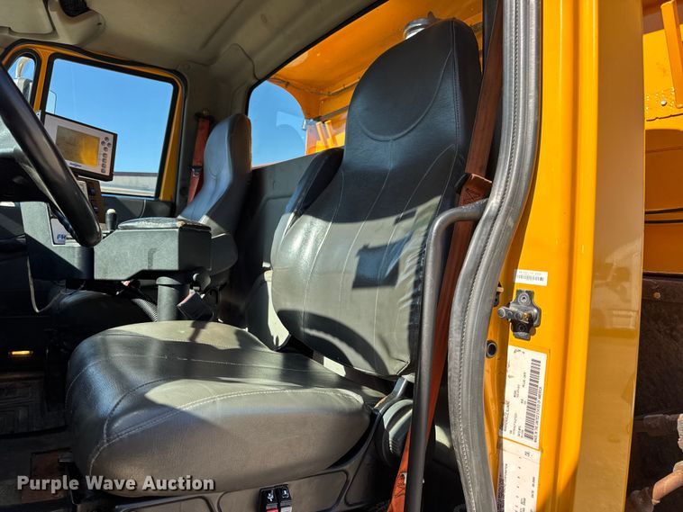 image for item DO2300 2010 International 7400 WorkStar dump truck