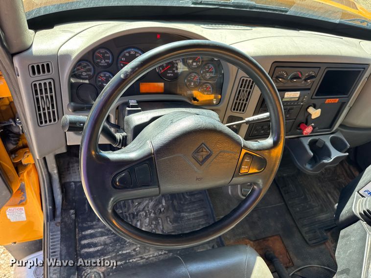 image for item DO2300 2010 International 7400 WorkStar dump truck