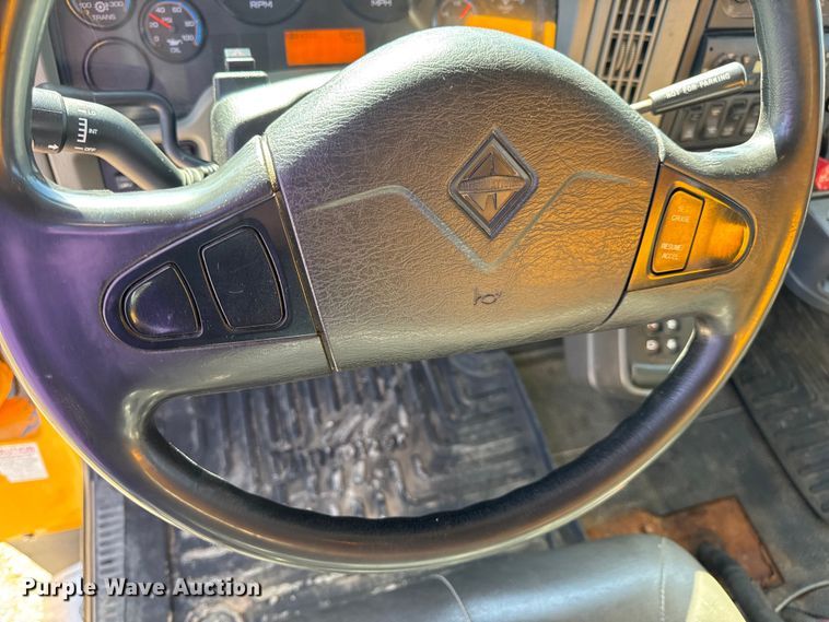 image for item DO2300 2010 International 7400 WorkStar dump truck