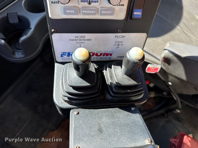 image for item DO2300 2010 International 7400 WorkStar dump truck