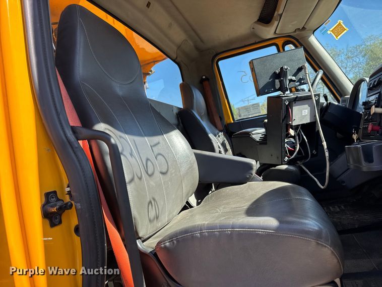 image for item DO2300 2010 International 7400 WorkStar dump truck