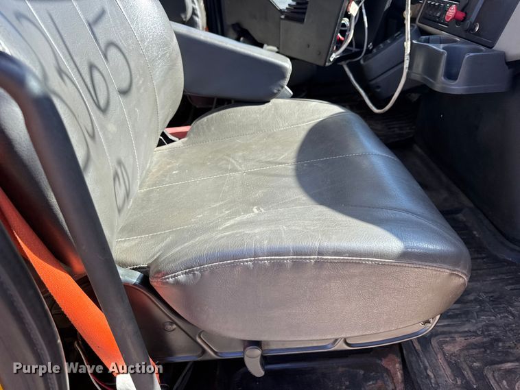 image for item DO2300 2010 International 7400 WorkStar dump truck