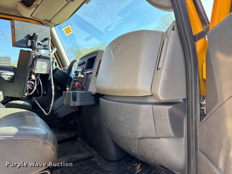 image for item DO2300 2010 International 7400 WorkStar dump truck