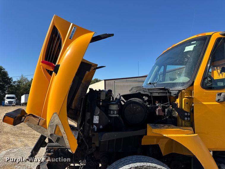 image for item DO2300 2010 International 7400 WorkStar dump truck