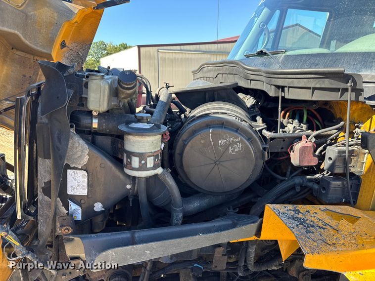 image for item DO2300 2010 International 7400 WorkStar dump truck