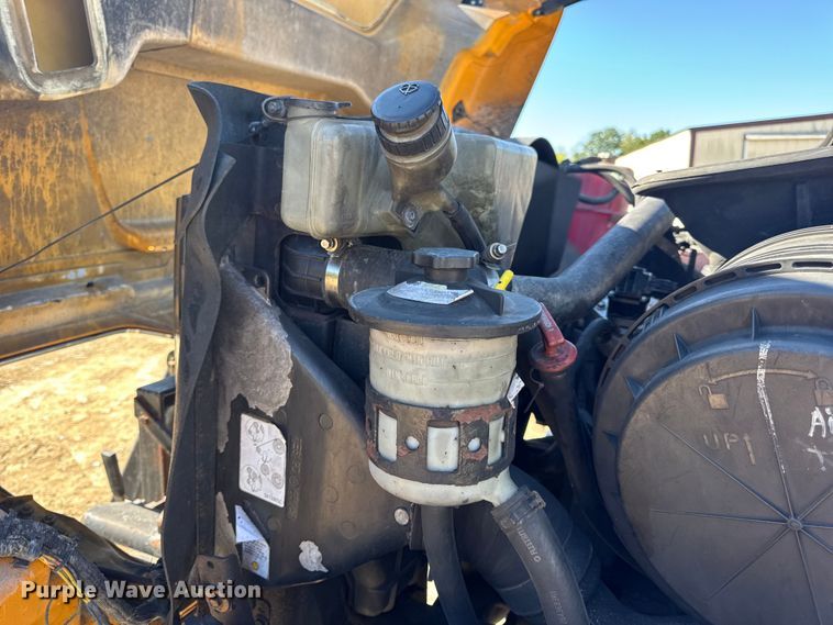 image for item DO2300 2010 International 7400 WorkStar dump truck