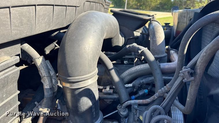 image for item DO2300 2010 International 7400 WorkStar dump truck