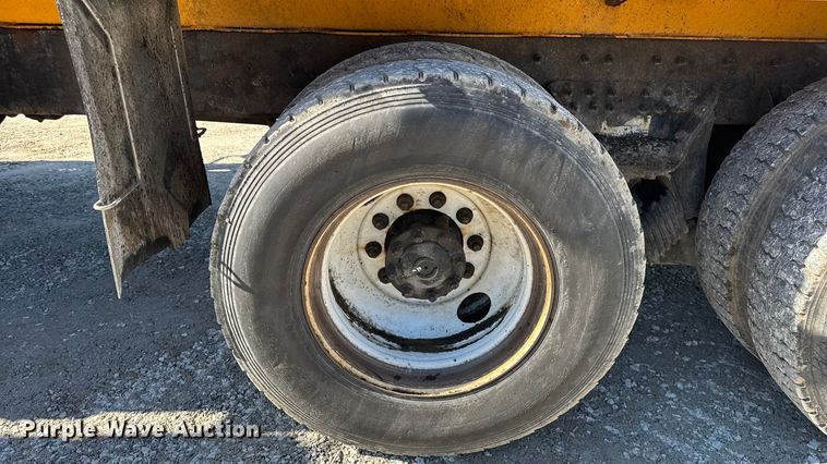 image for item DO2300 2010 International 7400 WorkStar dump truck