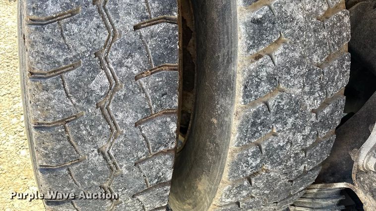 image for item DO2300 2010 International 7400 WorkStar dump truck