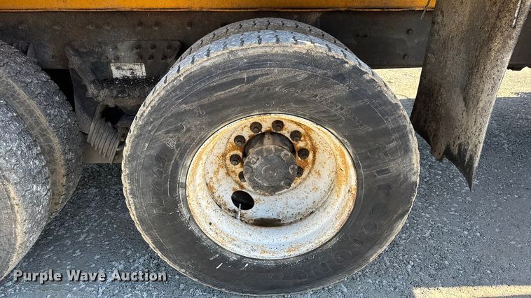 image for item DO2300 2010 International 7400 WorkStar dump truck