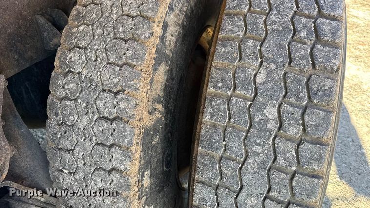 image for item DO2300 2010 International 7400 WorkStar dump truck