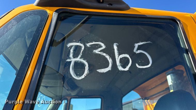 image for item DO2300 2010 International 7400 WorkStar dump truck