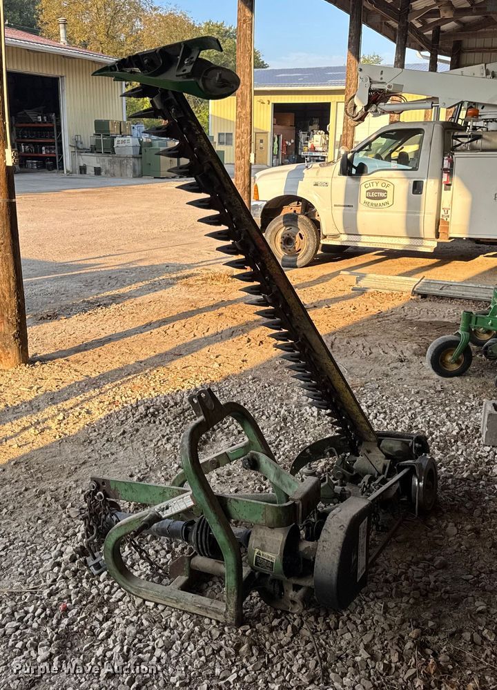 image for item DO2363 John Deere 350 sickle mower