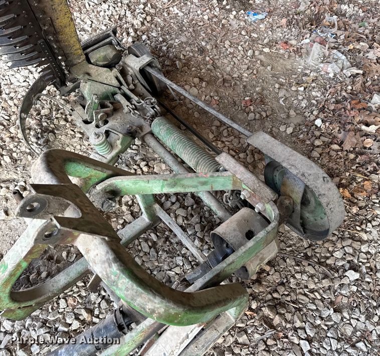 image for item DO2363 John Deere 350 sickle mower