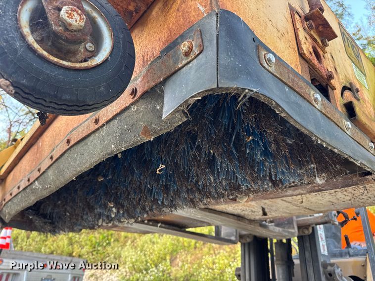 image for item DO2364 MB LB skid steer sweeper