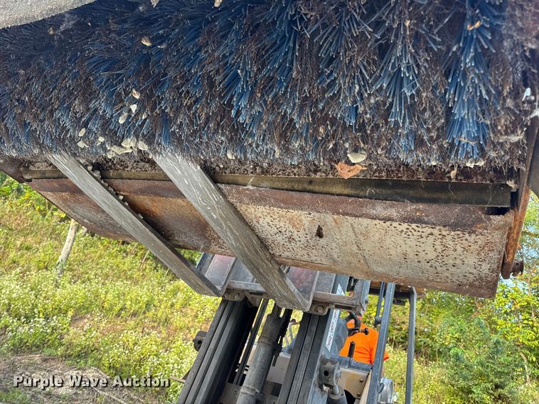 image for item DO2364 MB LB skid steer sweeper