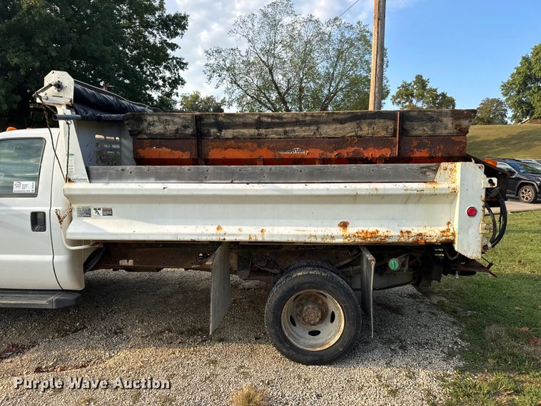 image for item DO2365 2008 Ford F550 dump truck