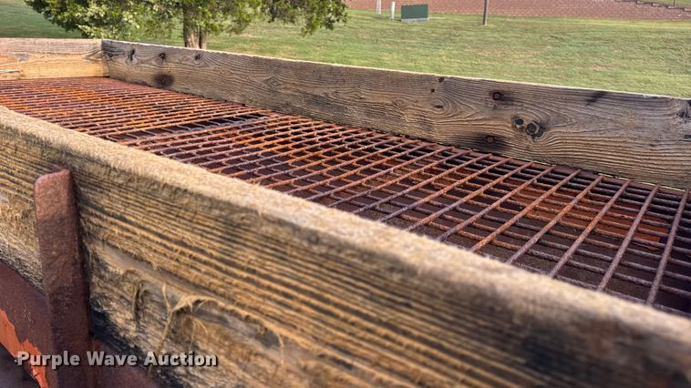 image for item DO2365 2008 Ford F550 dump truck