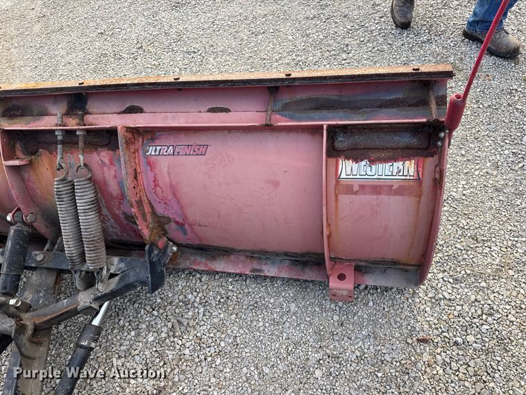 image for item DO2365 2008 Ford F550 dump truck