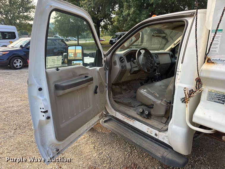 image for item DO2365 2008 Ford F550 dump truck