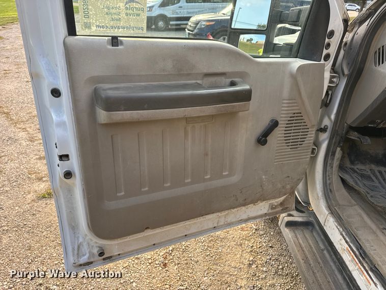 image for item DO2365 2008 Ford F550 dump truck